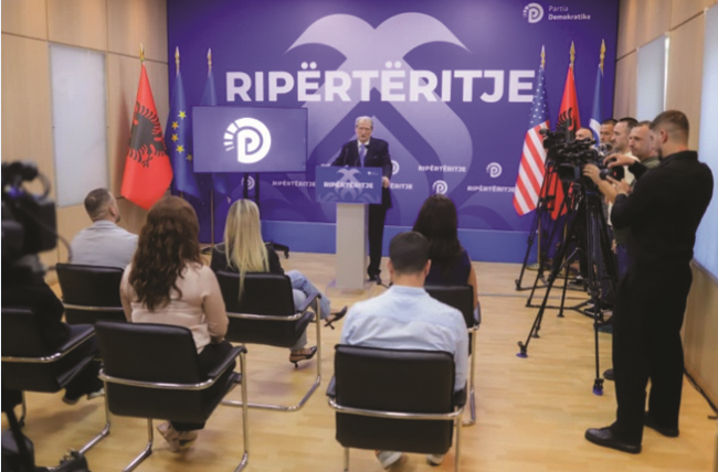 Berisha  Vlora Hyseni u bëri presion gjyqtarëve të Kushtetueses në çështjen e Belinda Ballukut