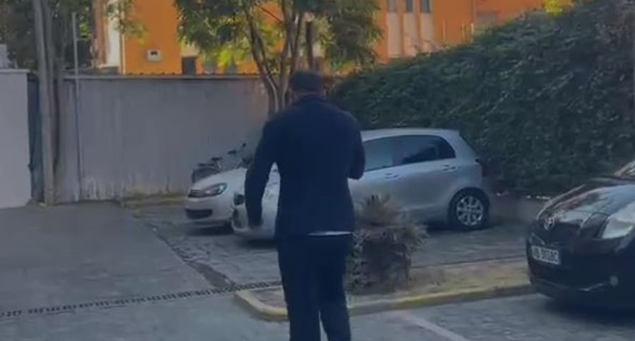 Kontroll në banesën e tij  ish kryepolici Ilir Proda del nga SPAK