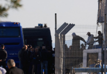Qendrat e refugjatëve/ Amnesty International: Modeli Itali-Shqipëri mund të kthehet në precedent të rrezikshëm për BE-në