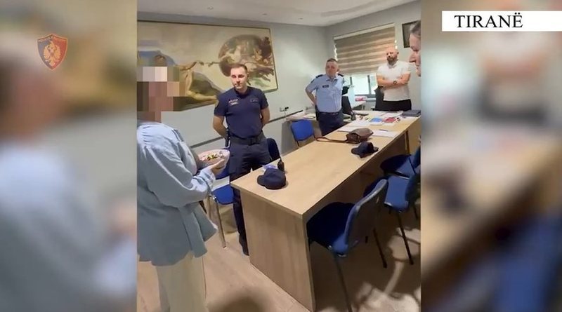 Policia kap  skifterin  që i vodhi çantën shtetases gjermane te Liqeni Artificial