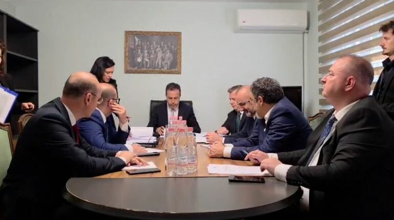 Përfundon Konferenca e Kryetarëve  Nuk ka dakordësi për kalendarin e Kuvendit  opozita kundër  Territoriales 