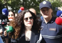 Ish-kreu i SHISH, Vlora Hyseni del nga GJKKO, iu komunikua masa e sigurisë “arrest në shtëpi”. Nuk flet për mediat