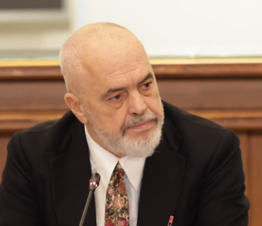 Rama – ministrave: Dua dorëheqjen e gjithë drejtorëve të institucioneve këtë pasdite