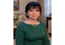 Suplementi Pena Shqiptare/ Eva Gjoni: Me bulat e gishtrinjeve preka