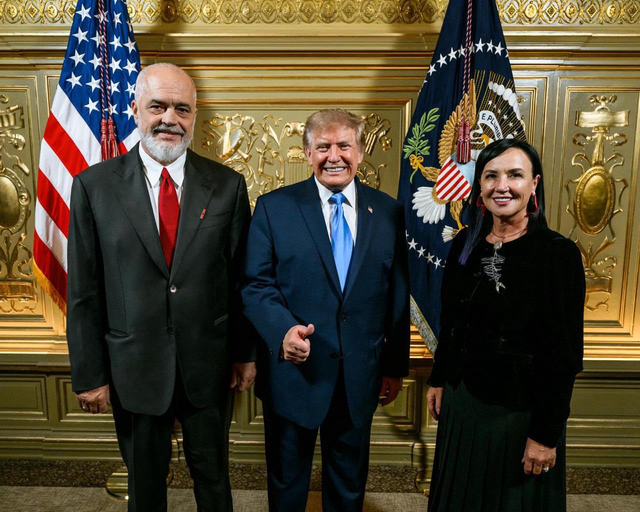 Vizita në SHBA  Rama publikon foto me Presidentin Donald Trump  Krahas tyre edhe bashkëshortja e kryeministrit