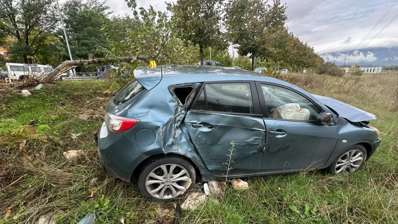 Aksident automobilistik në aksin Gjirokastër Tepelenë  përplasje mes automjeteve pranë Viroit