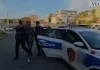 Mbante kallashnikov dhe municion luftarak në banesë, arrestohet 29-vjeçari në Vlorë