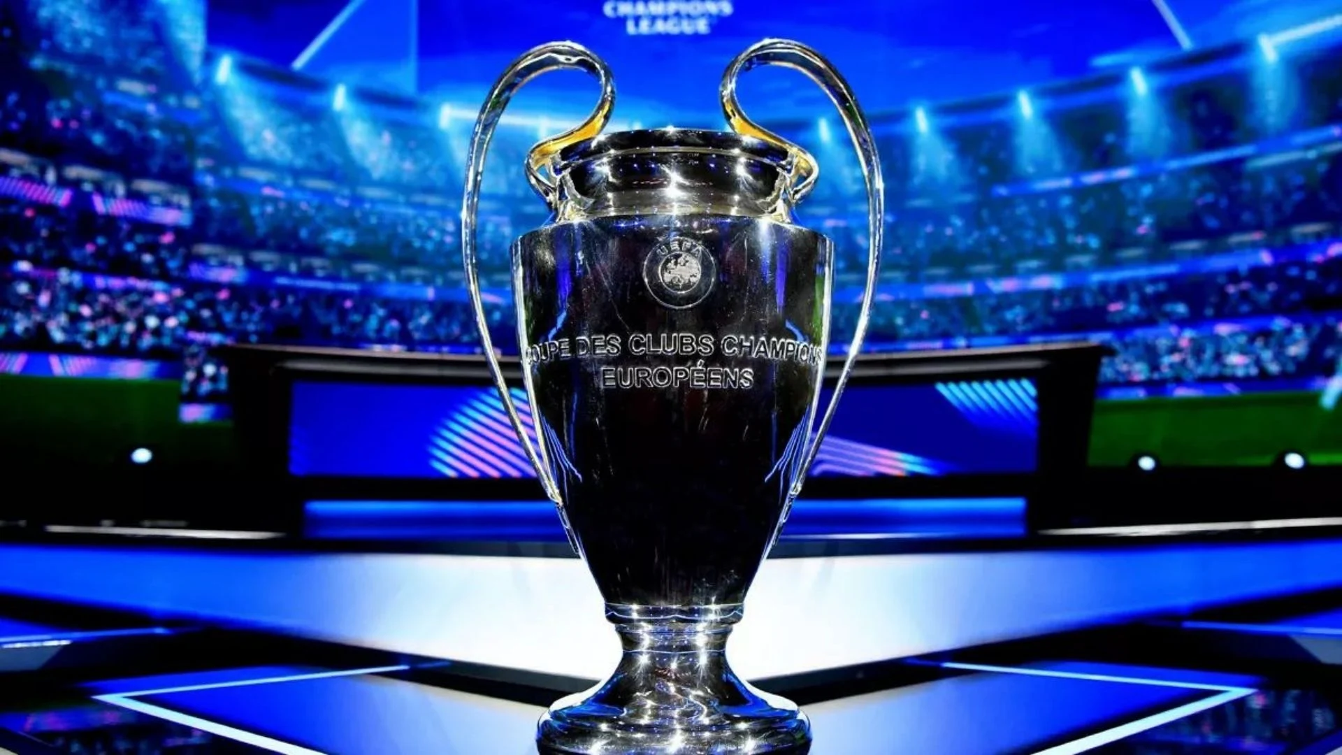 Të gjithë sytë nga  Etihad   Manchester City sfidon kampionët në fuqi të Europës