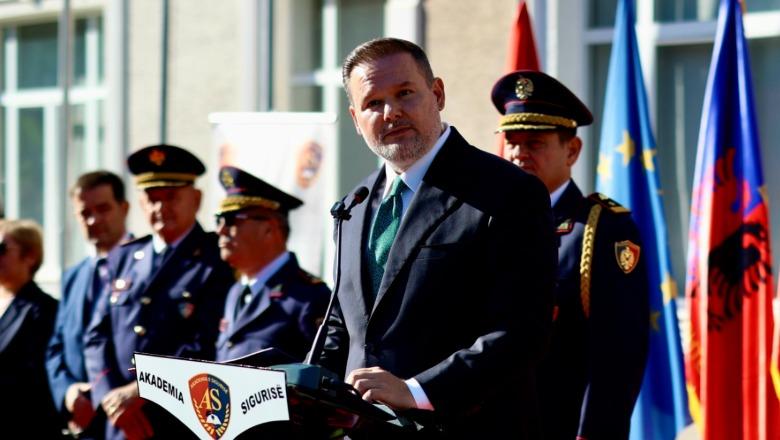 Nisin studimet për  Sigurinë dhe Hetimin   Demo  Rritje pagash për Policinë e Shtetit