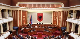 Kuvendi mblidhet për herë të parë pas protestave të dhunshme, në rend interpelanca me ministrin e Brendshëm. Zbardhet rendi i ditës