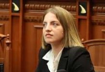 Ish-deputetja e PS thirrje kolegëve: Partia juaj është rebele, i ka kthyer shpinën qytetarëve! Mos braktisni komunitetet