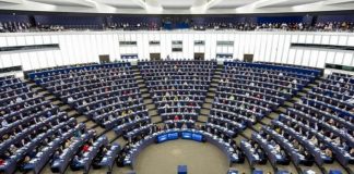 Eurodeputetët marrin deri në 18 mijë euro në muaj, të Majtët në Parlamentin Europian kërkojnë përgjysmimin e pagave