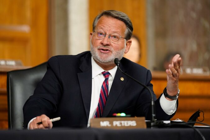 Senatori amerikan Gary Peters reagim për situatën në Shqipëri  Autoritetet të përmbahen nga agresioni ndaj protestuesve