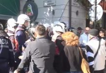 Tension në protestën para Ministrisë së Arsimit, policia ndërhyn me gaz lotsjellës