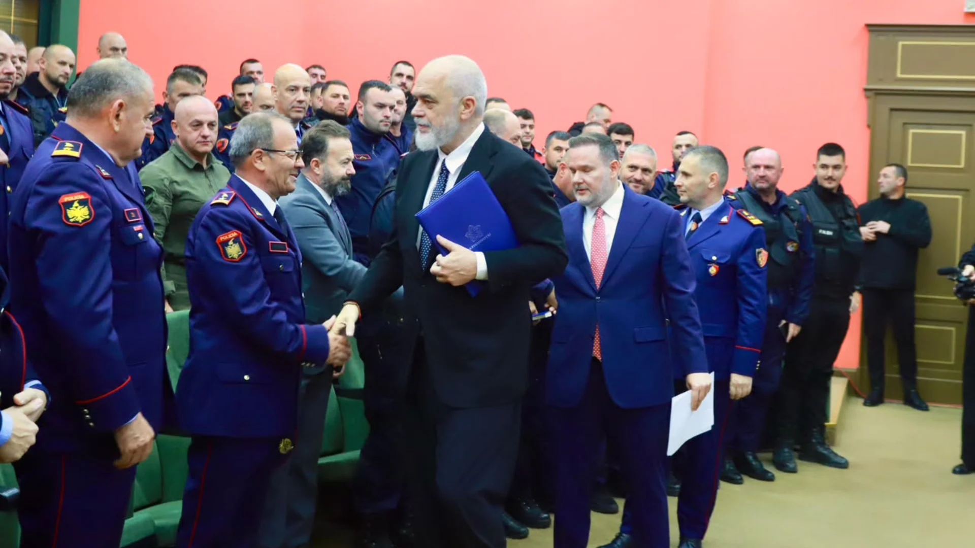  Protesta është e drejtë  dhuna është krim   Rama paralajmëron protestuesit që shkaktojnë incidente  Do të paguani financiarisht